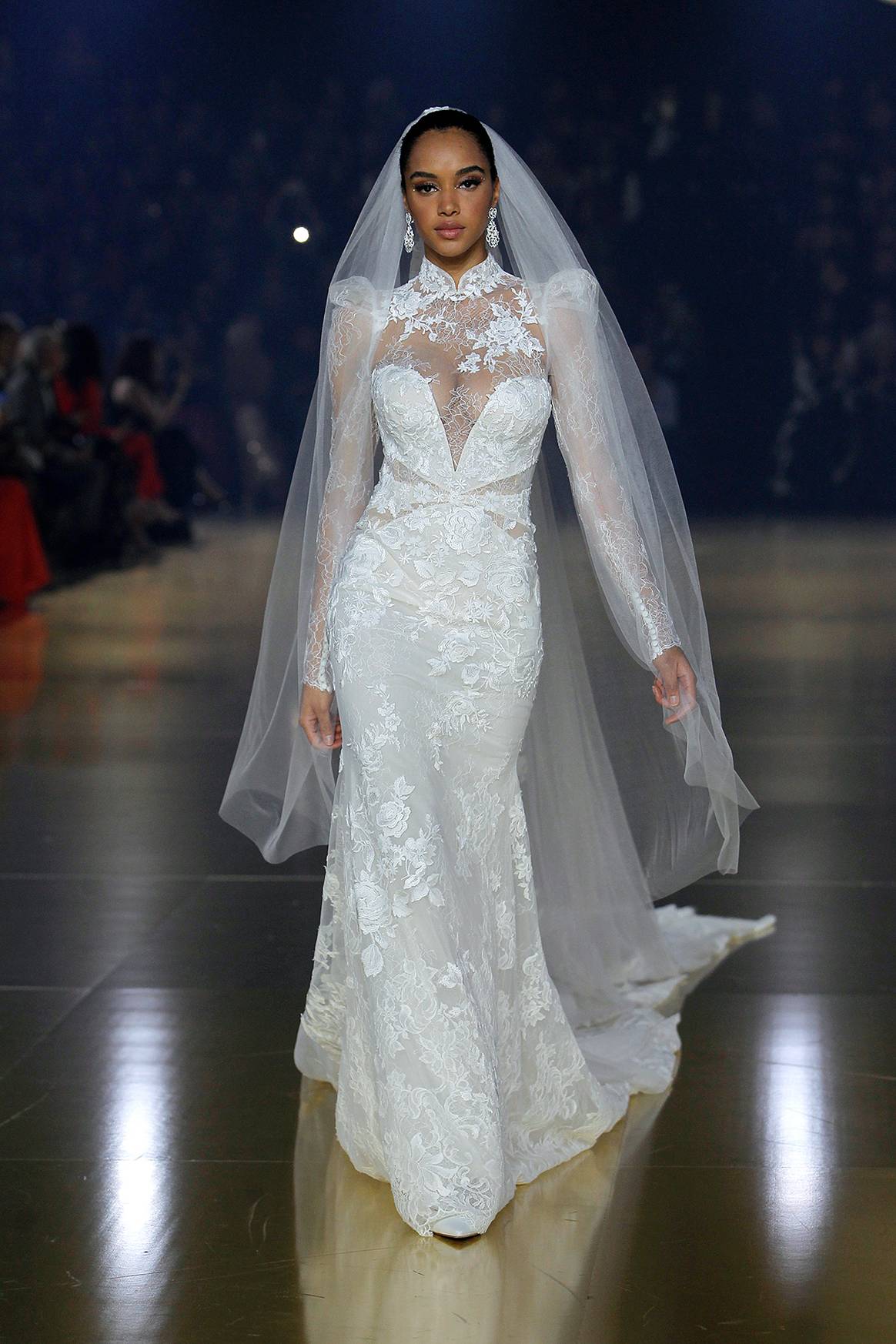 Photo Credits: Atelier Pronovias, colección Versailles 2023.