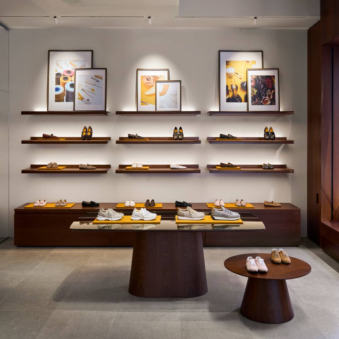 Il flagship Doucal's a Milano