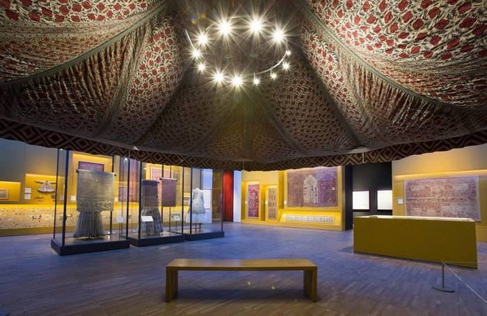 Victoria and Albert Museum opens Fabric of India