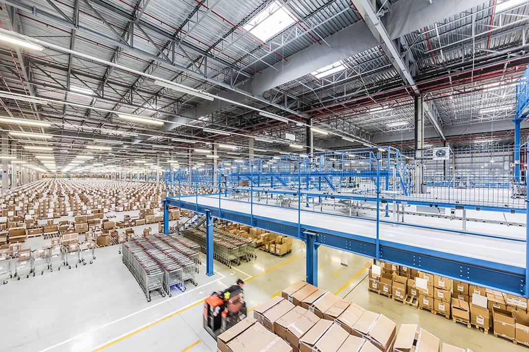 Interior de una de las plataformas logísticas de Inditex.