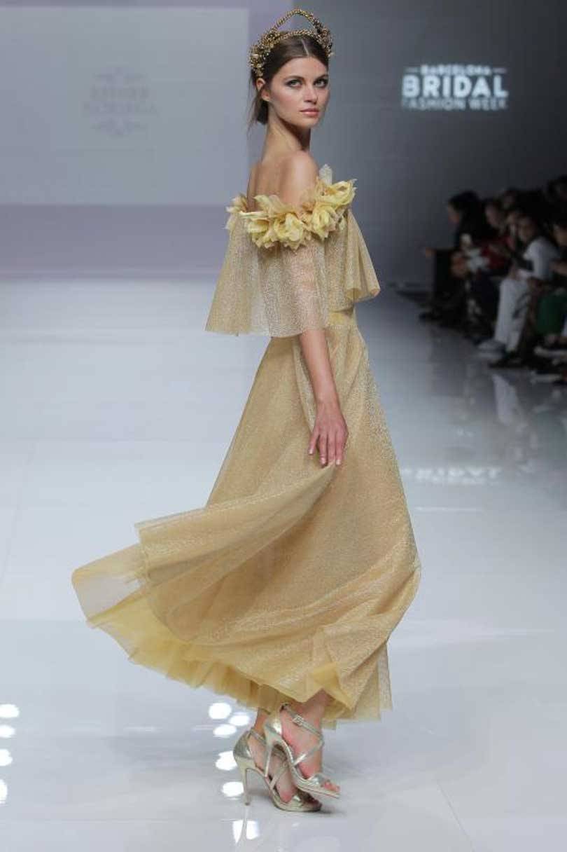 En imágenes: Desfile de Esther Noriega en la Barcelona Bridal Week