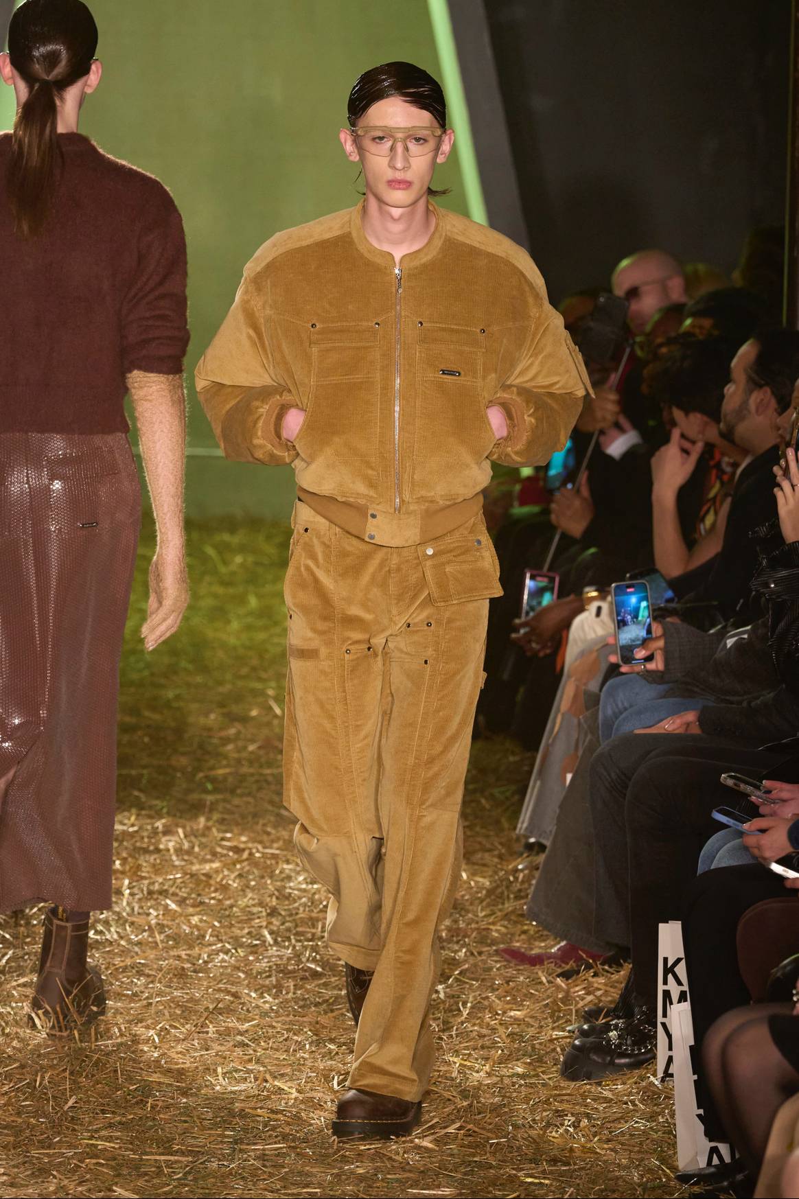 'Buckthorn Brown' bei Private Policy FW24/25.