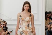 In beeld: Sarah Burton maakt debuut bij Givenchy