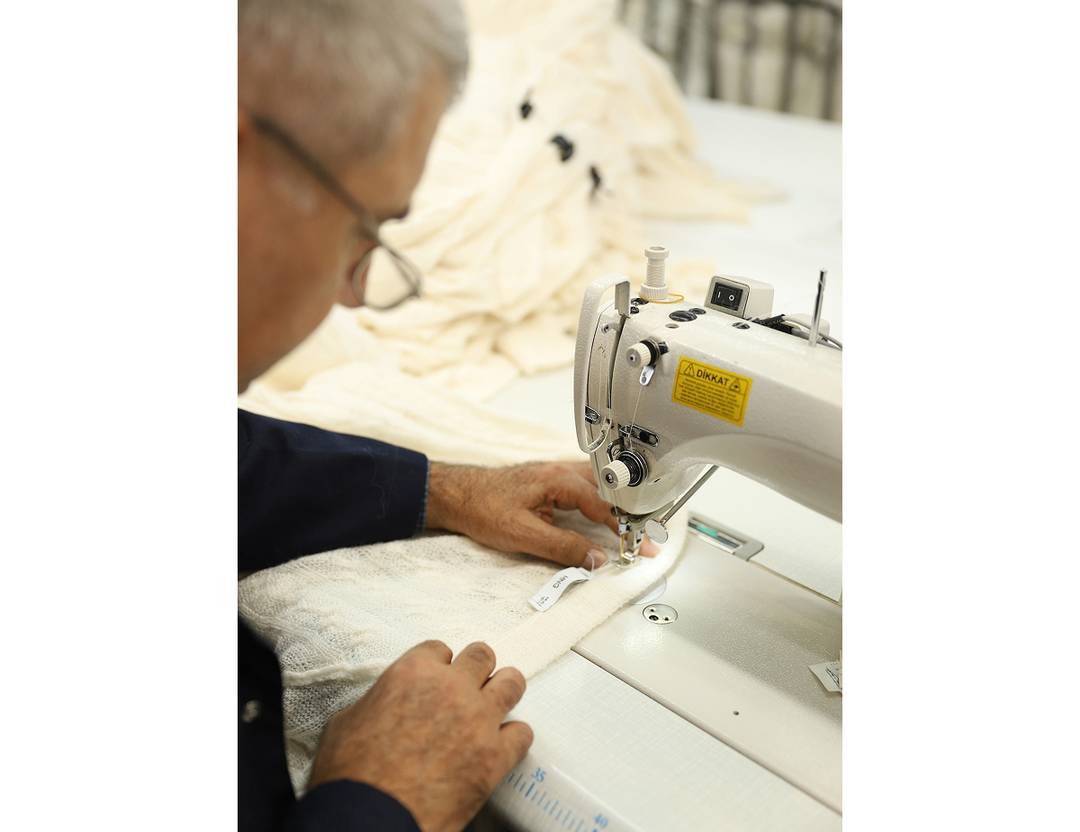 Proceso de confección de una prenda de Mango.