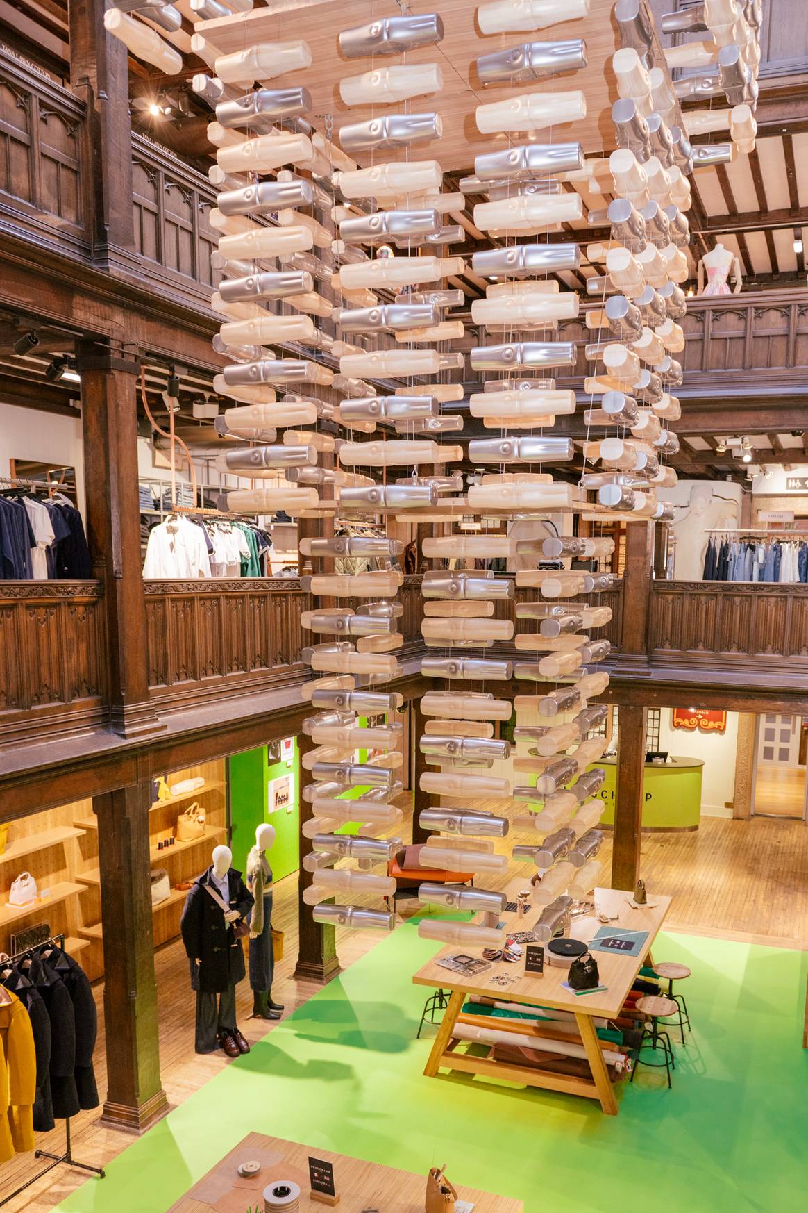 Longchamp x Gloverall, Liberty, Londres.