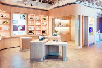 Meta to open first physical retail store with Ray Ban Stories partnership