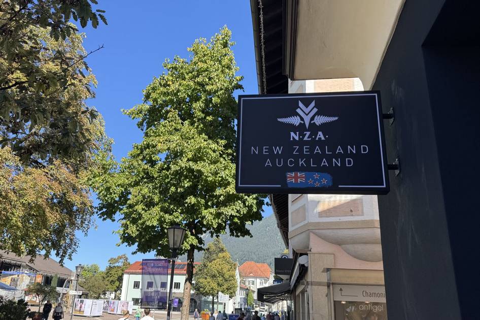 NZA-New-Zealand-Auckland-er-ffnet-neuen-Franchise-Store-in-Oberstdorf