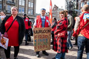 ‘FNV zet nieuw actiemiddel in bij De Bijenkorf, roept consumenten op tot boycot’