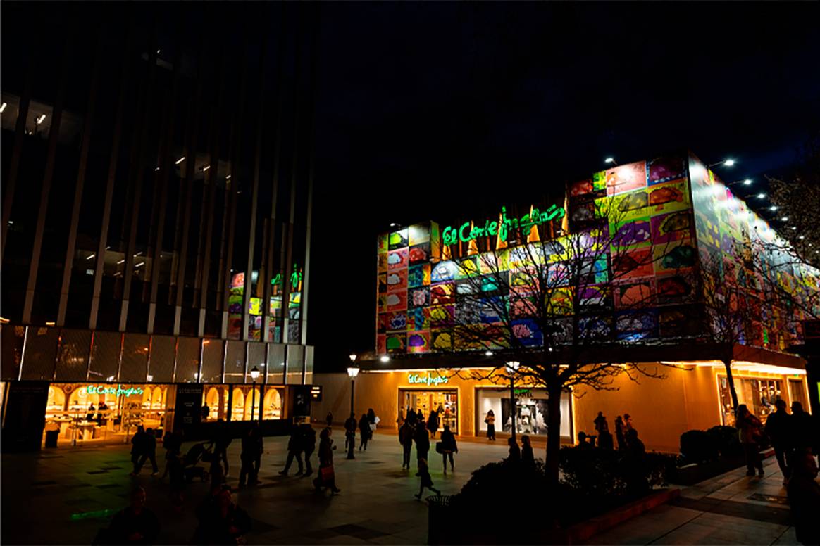 Intervención de Luis Gordillo en el centro de El Corte Inglés de la calle de Serrano de Madrid (España).