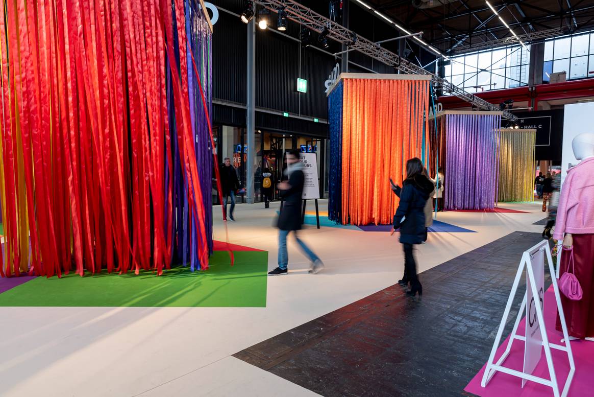 De colour shop tijdens Modefabriek. Beeld door Aygin Kolaei voor FashionUnited.
