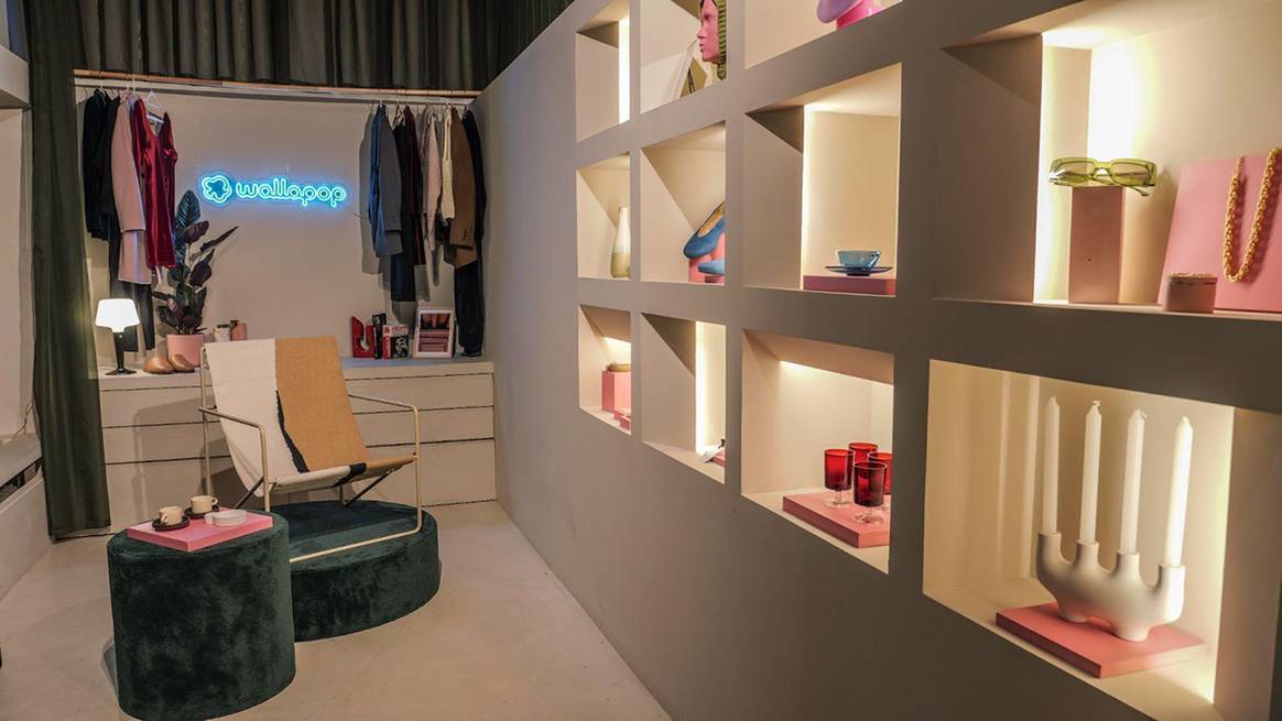 Pop-up de Wallapop inaugurada por la plataforma de reventa en noviembre de 2022 en el barrio de Salamanca de Madrid (España).