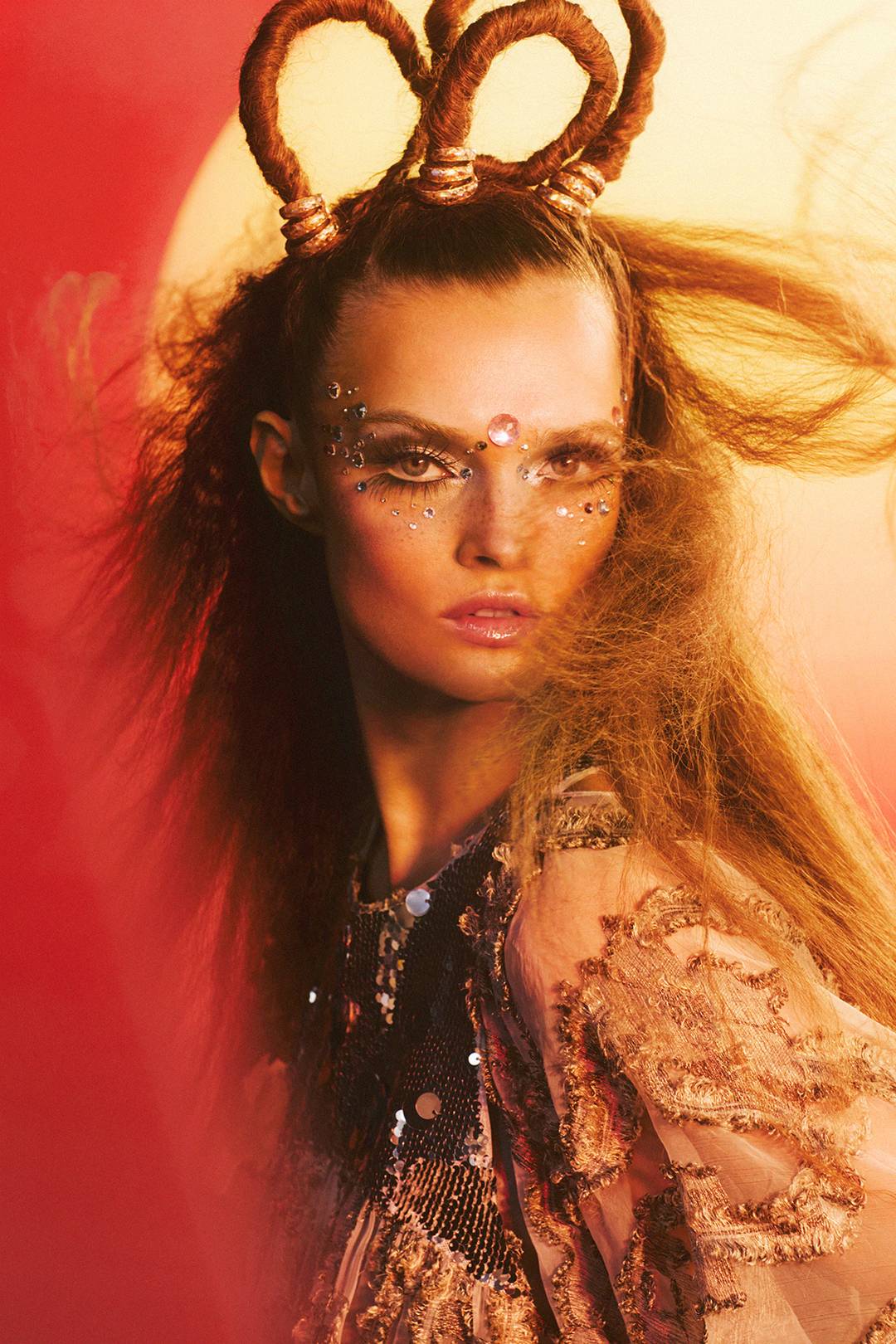 Fotografía de campaña de la colección cápsula “The House of Marisa Berenson”, diseñada por Marisa Berenson para Zara.