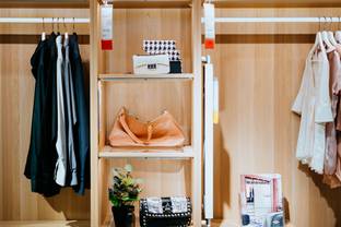 La moitié des vêtements de nos placards sont inutilisés, selon l'Ademe