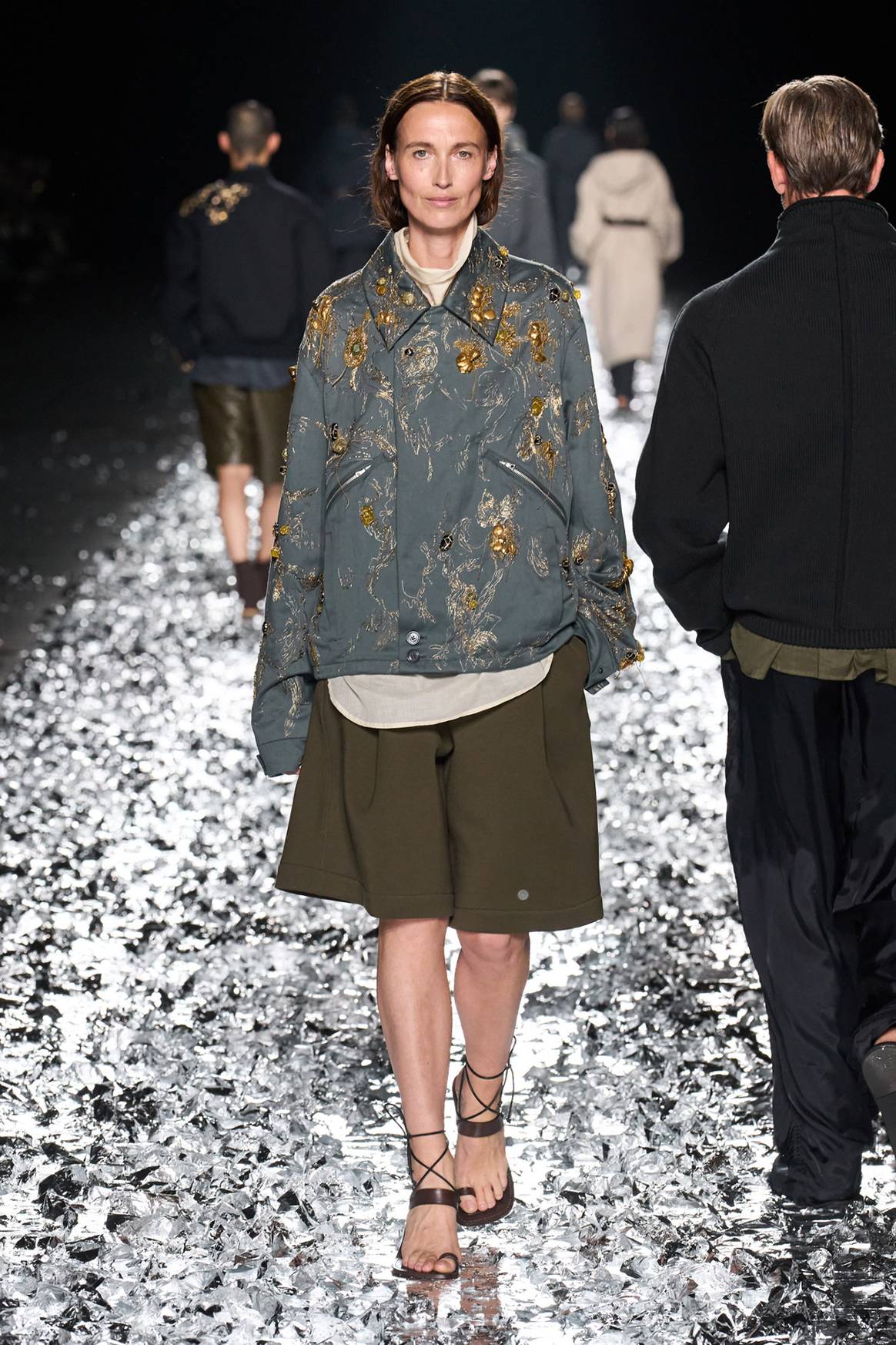 Dries Van Noten, colección moda-hombre para la temporada Primavera/Verano 2025.