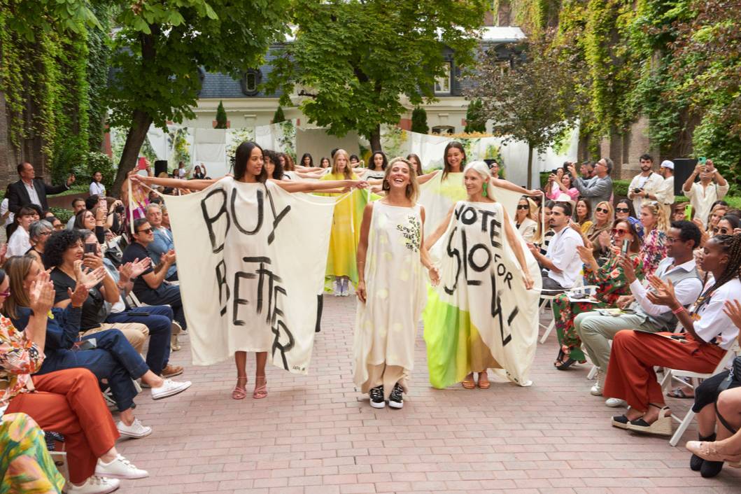 Créditos: Carrusel final del desfile de SKFK para SS24