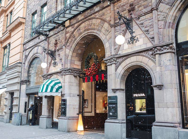 H&M took over Stockholm’s Birger Jarlspassagen for a pop-up supper club with chefs Adam & Albun