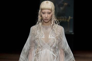 En image: le défilé de Iris van Herpen