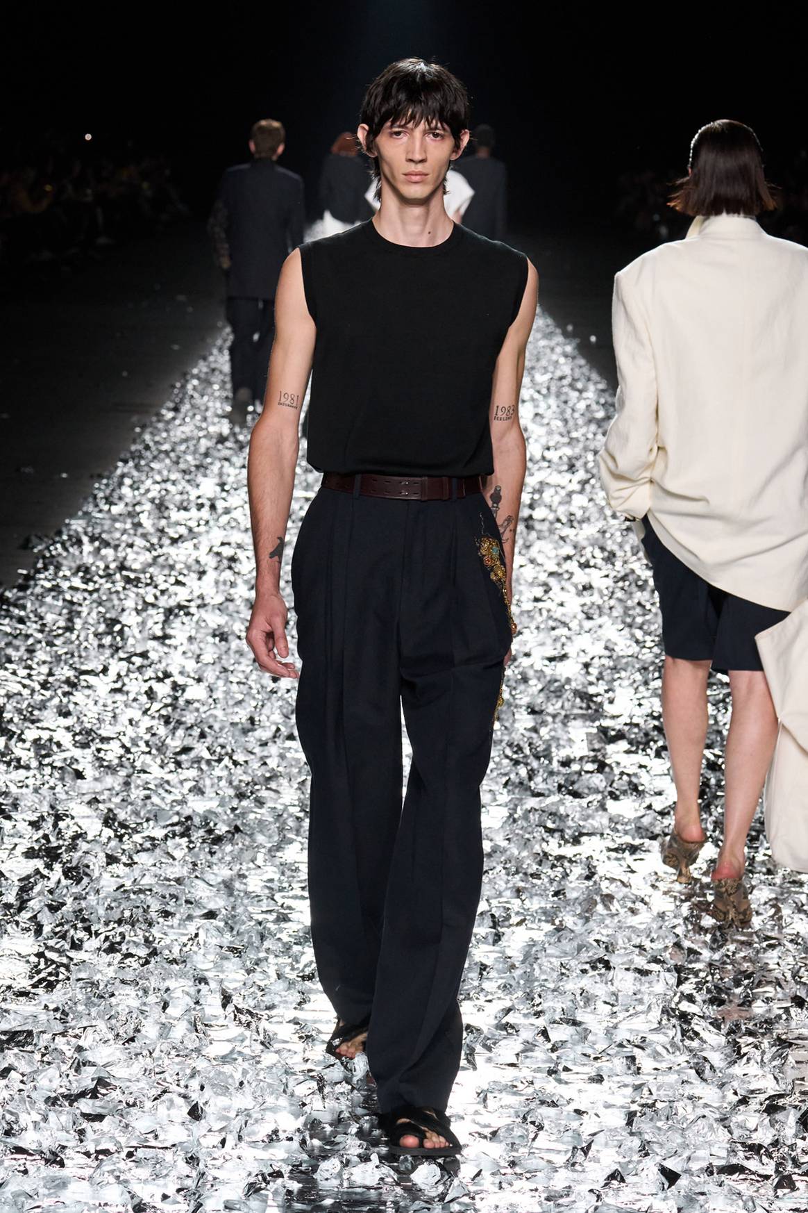 Dries Van Noten, colección moda-hombre para la temporada Primavera/Verano 2025.