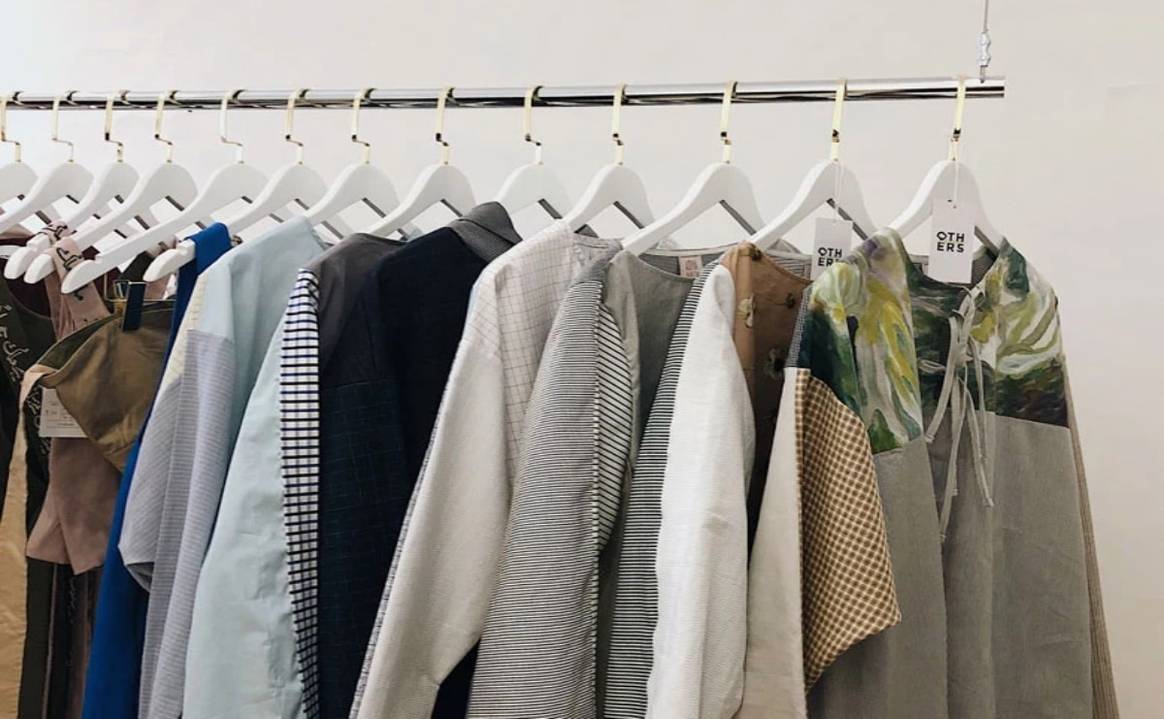 В Москве открылся шоурум Others, который специализируется на modest fashion
