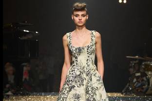 MFW: Antonio Marras sovrappone tessuti, materiali, ricami, pizzi 