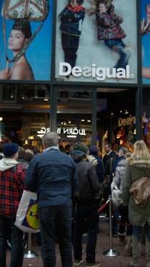 Desigual geeft gratis outfits weg