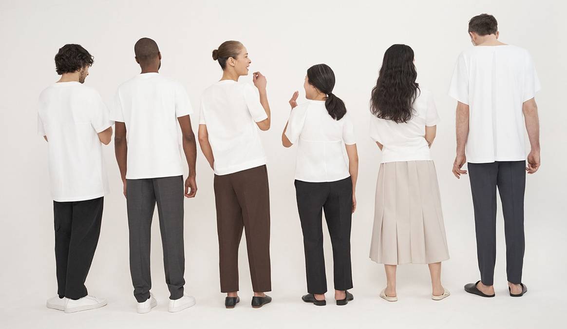 Avec sa nouvelle collection, Cos revisite le t-shirt blanc