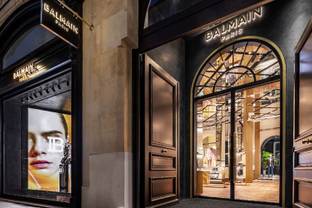 Balmain inaugura su flagship de París