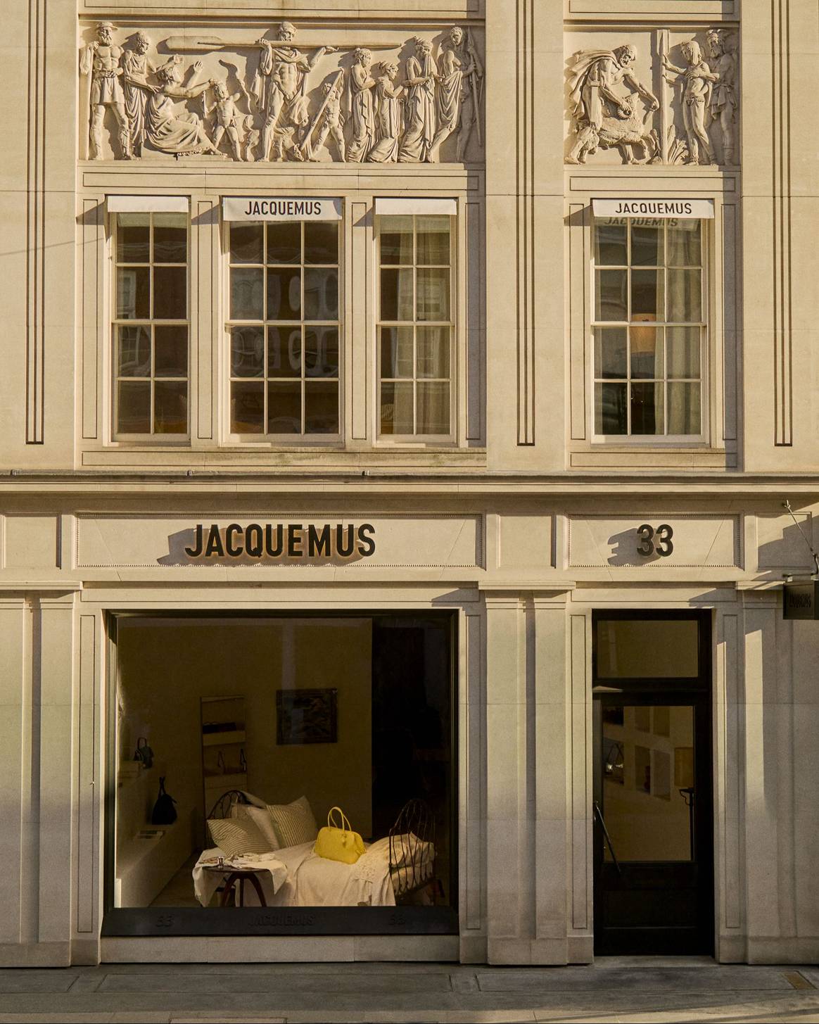 La façade de la boutique Jacquemus à Londres.