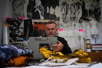 Le collaborateur original de McQueen présente sa marque à l'Atelier Jolie