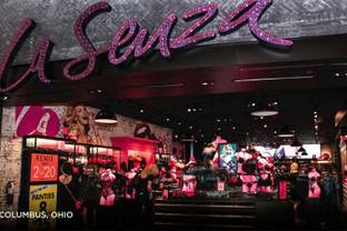 L Brands Q2 net income declines, lowers earnings forecast