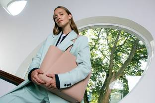 Kaai Taschen: Praktische und stilvolle Business-Taschen von Frauen für Frauen 