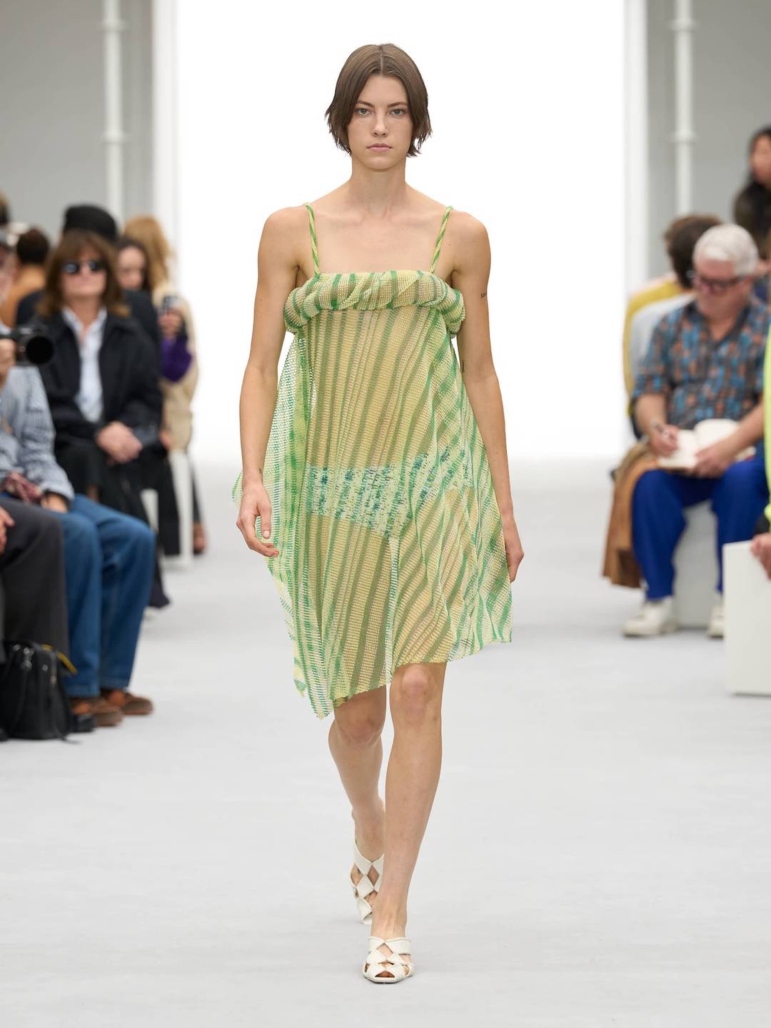 Loewe, sfilata di presentazione delle collezioni donna e uomo per la Primavera/Estate 2027.