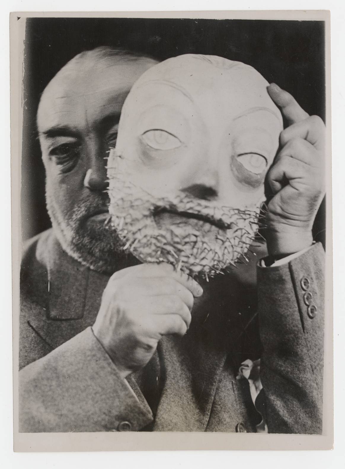 Keystone (agence  photographique) — Der Bart aus Nägeln (La  barbe de clous) Paris, 1931 Tirage gélatino-argentique.