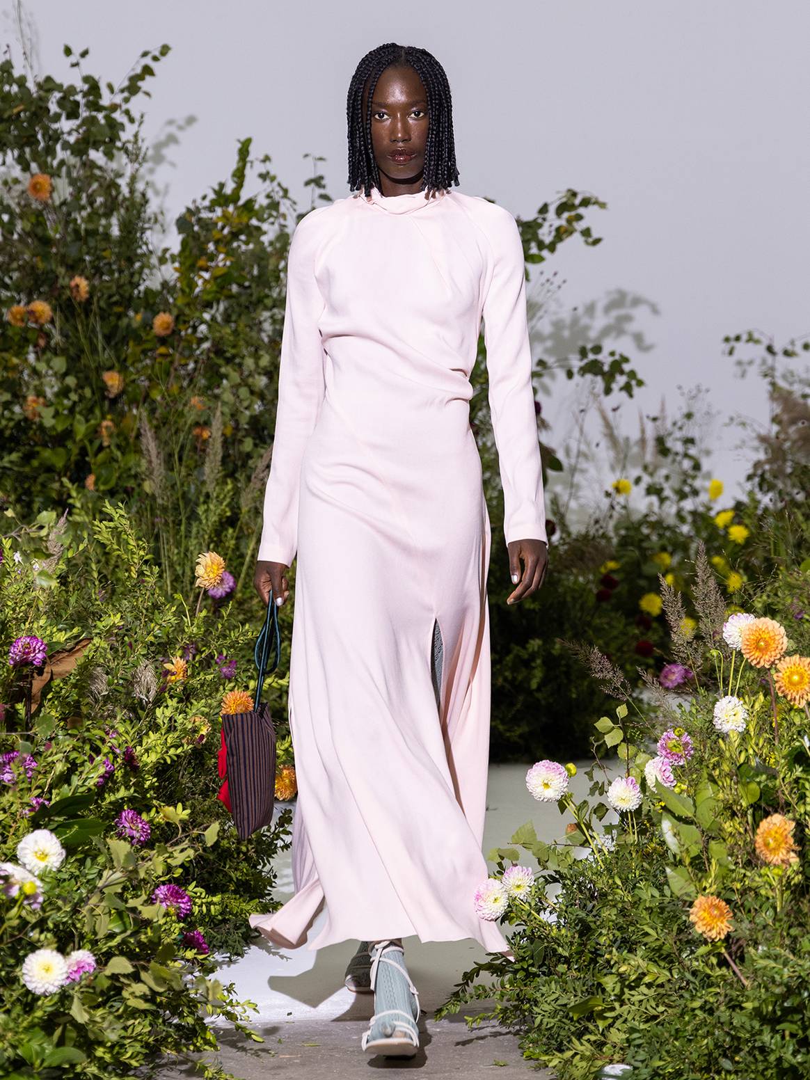 Photo Credits: Moisés Nieto, colección “Siesta” para la temporada Primavera/Verano 2023 SS23.