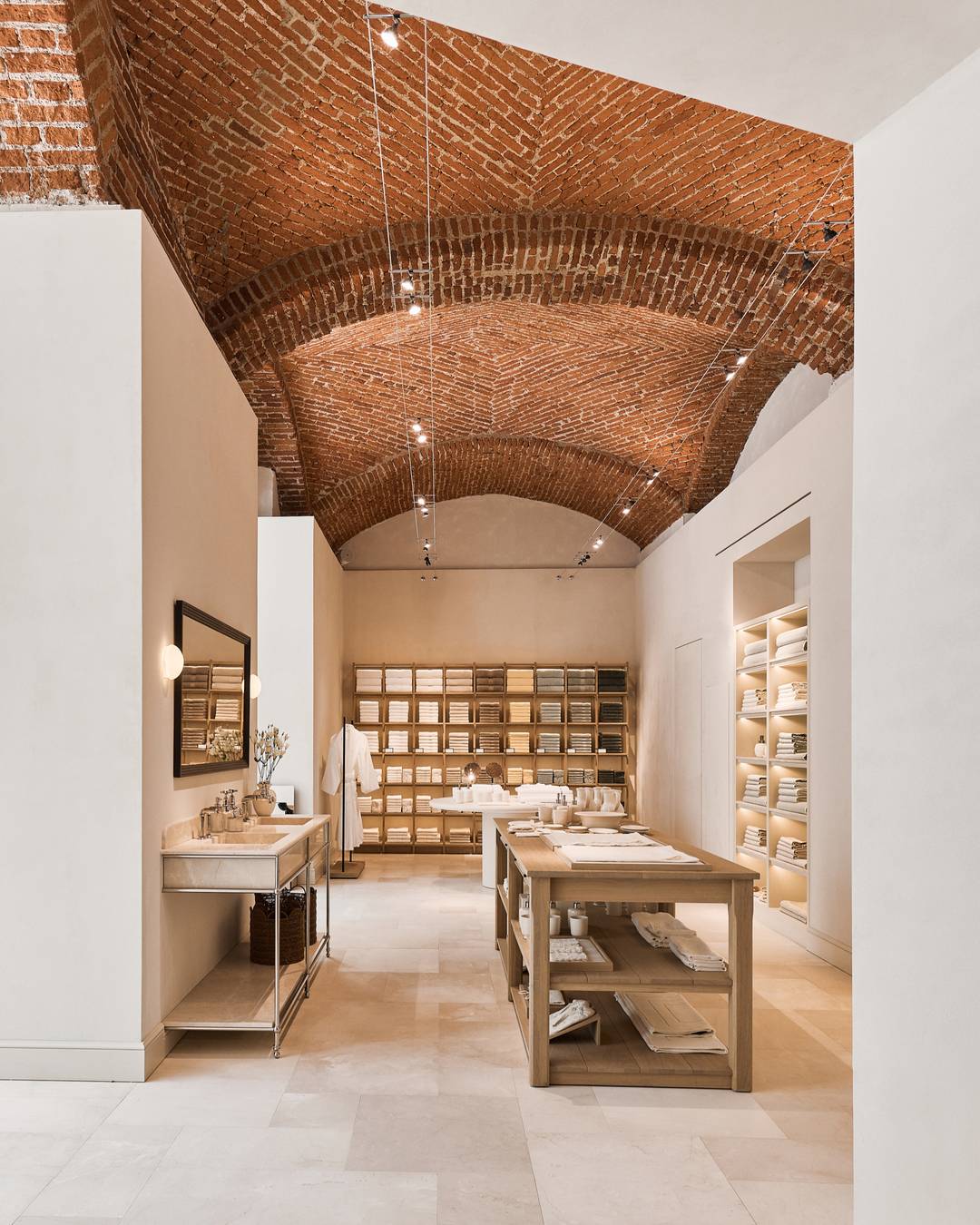 L'interno del nuovo negozio Zara Home