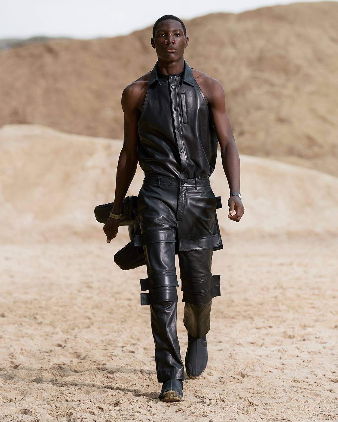 Burberry SS22: Tisci ‘challenges conventional codes’ in otherworldly menswear show