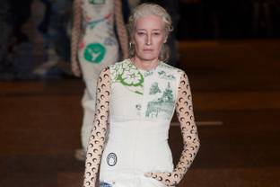 Video: Marine Serre presenteert FW23-collectie tijdens Paris Fashion Week 