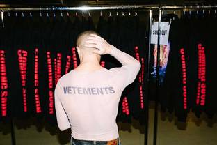 Vetements провел мероприятие на парковке ЦУМа