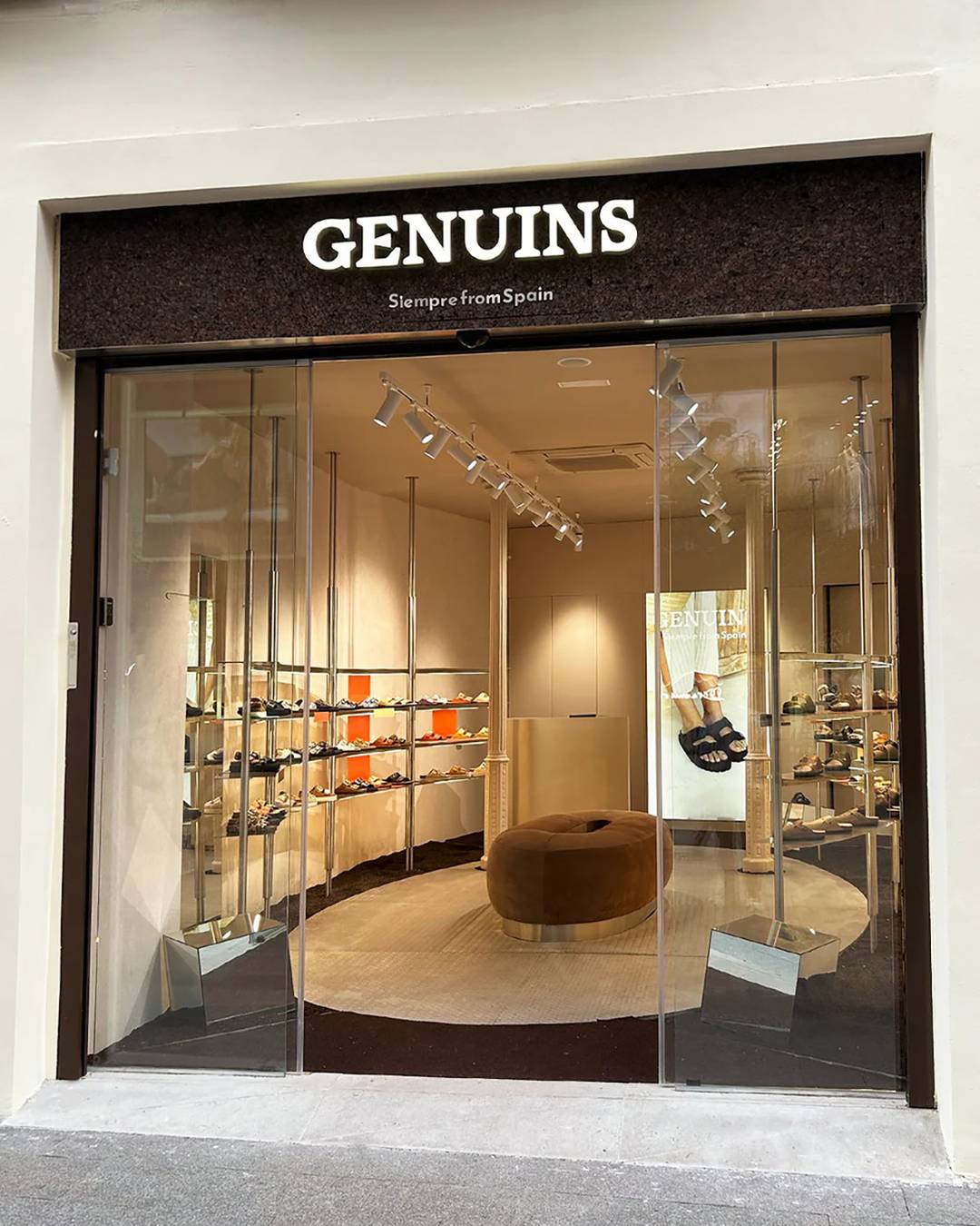 Tienda de Genuins en el número 52 de la calle de Fuencarral de Madrid (España).
