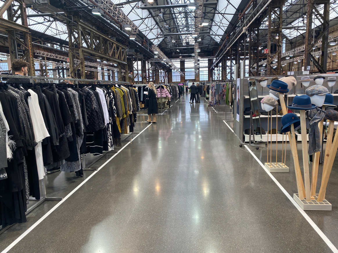 Lege gangpaden op zaterdagmiddag in de Fashn Rooms. Foto: FashionUnited