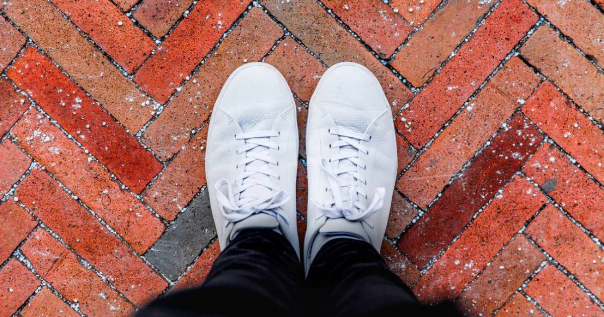 Witte sneakers inkopen