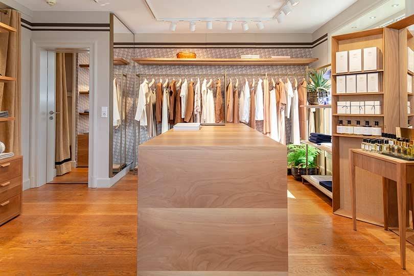 Agnona eröffnet Reetdach-Store auf Sylt