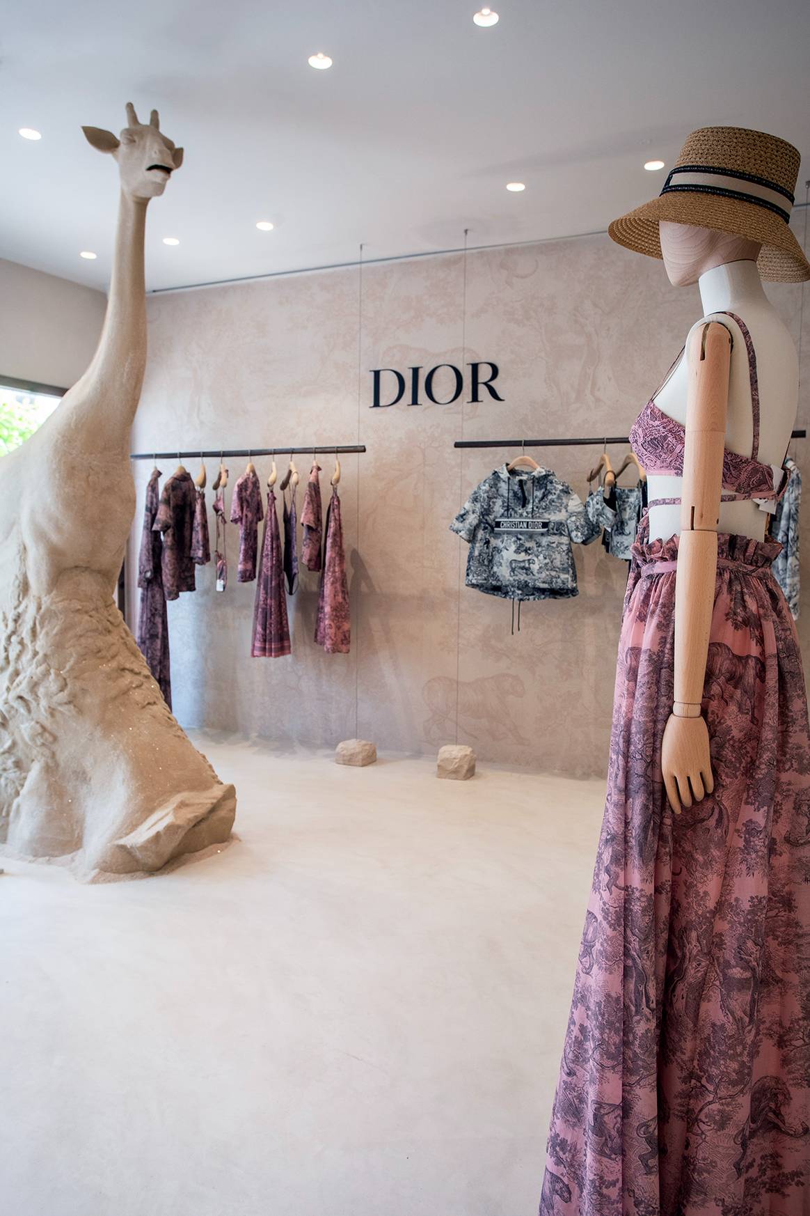 Créditos: Nueva tienda pop-up de Dior en la localidad de San Francisco Javier de Formentera. Fotografía de Bendetta Chiala, por cortesía de Dior.