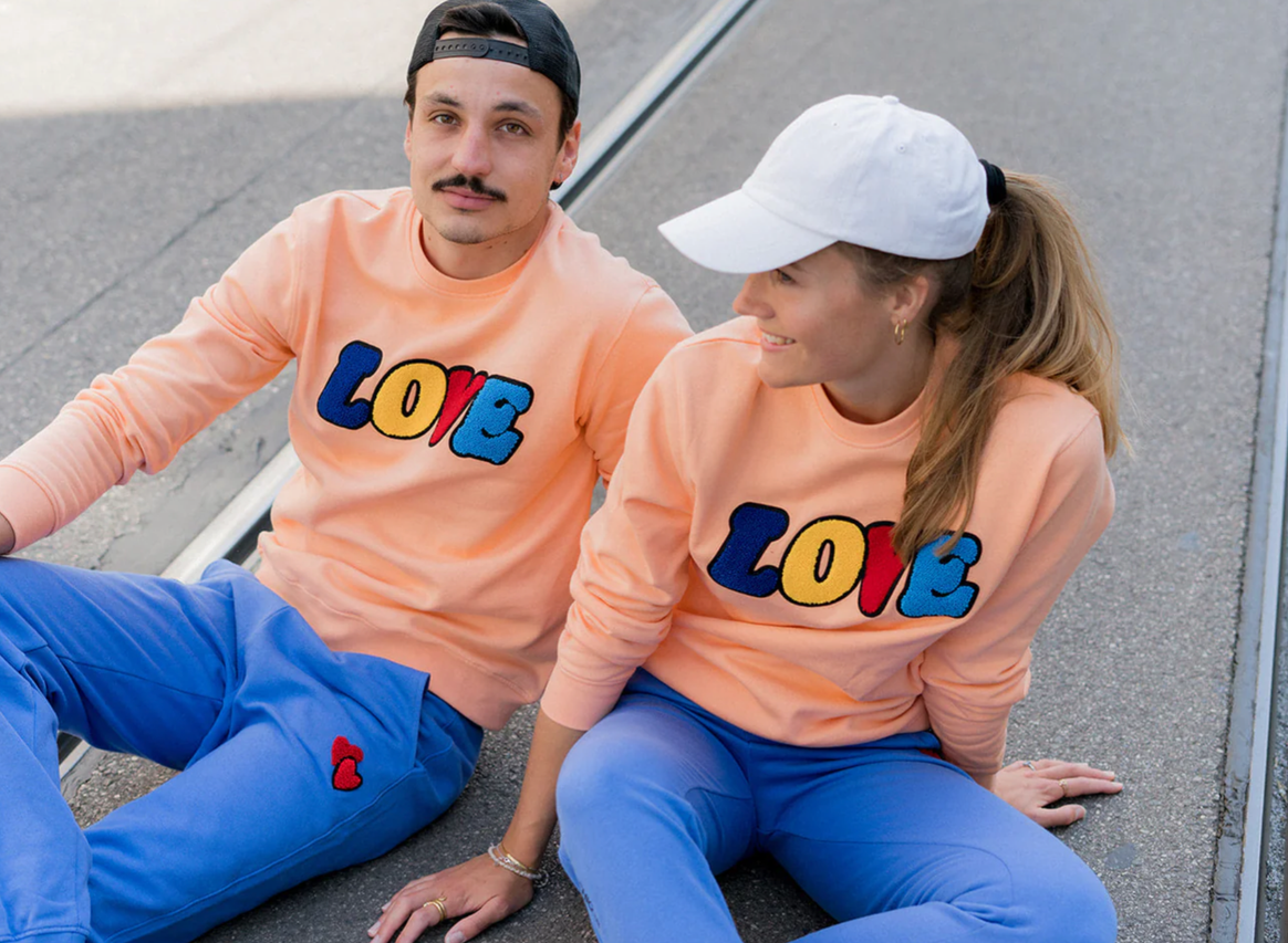 Sweatshirt “Love” from Chio Mi for adults.