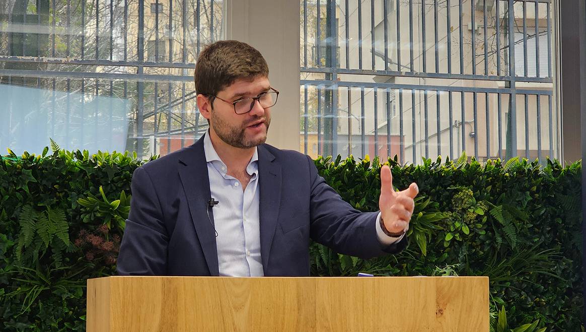 Daniel Rodríguez, viceconsejero de Economía y Empleo de la Comunidad de Madrid, durante la presentación del proyecto Madrid Abierto de Patio, el 11 de diciembre de 2023.