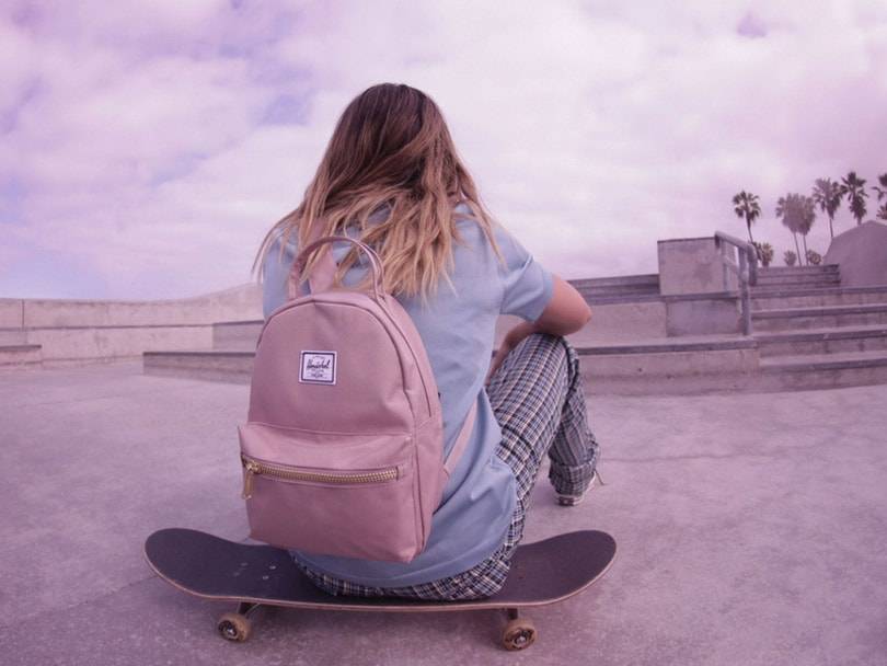 Herschel conçoit le sac à dos Nova pour les femmes et le week-end