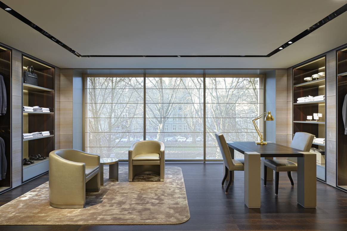 Giorgio Armani Store Düsseldorf | Foto: Marco Bertolini