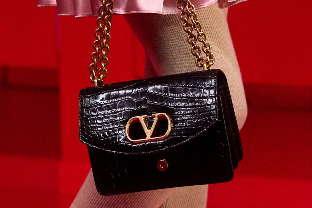 Una borsa di Valentino