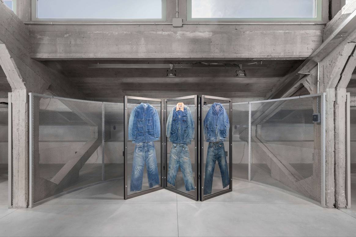 AN/ARCHIVE EVENT TWO: blue r/evolution at Pitti Uomo 107.