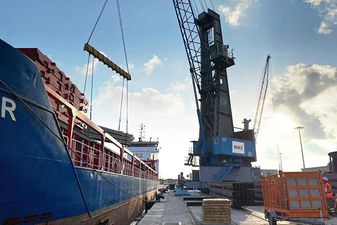 Muelle de carga operado por Bergé.